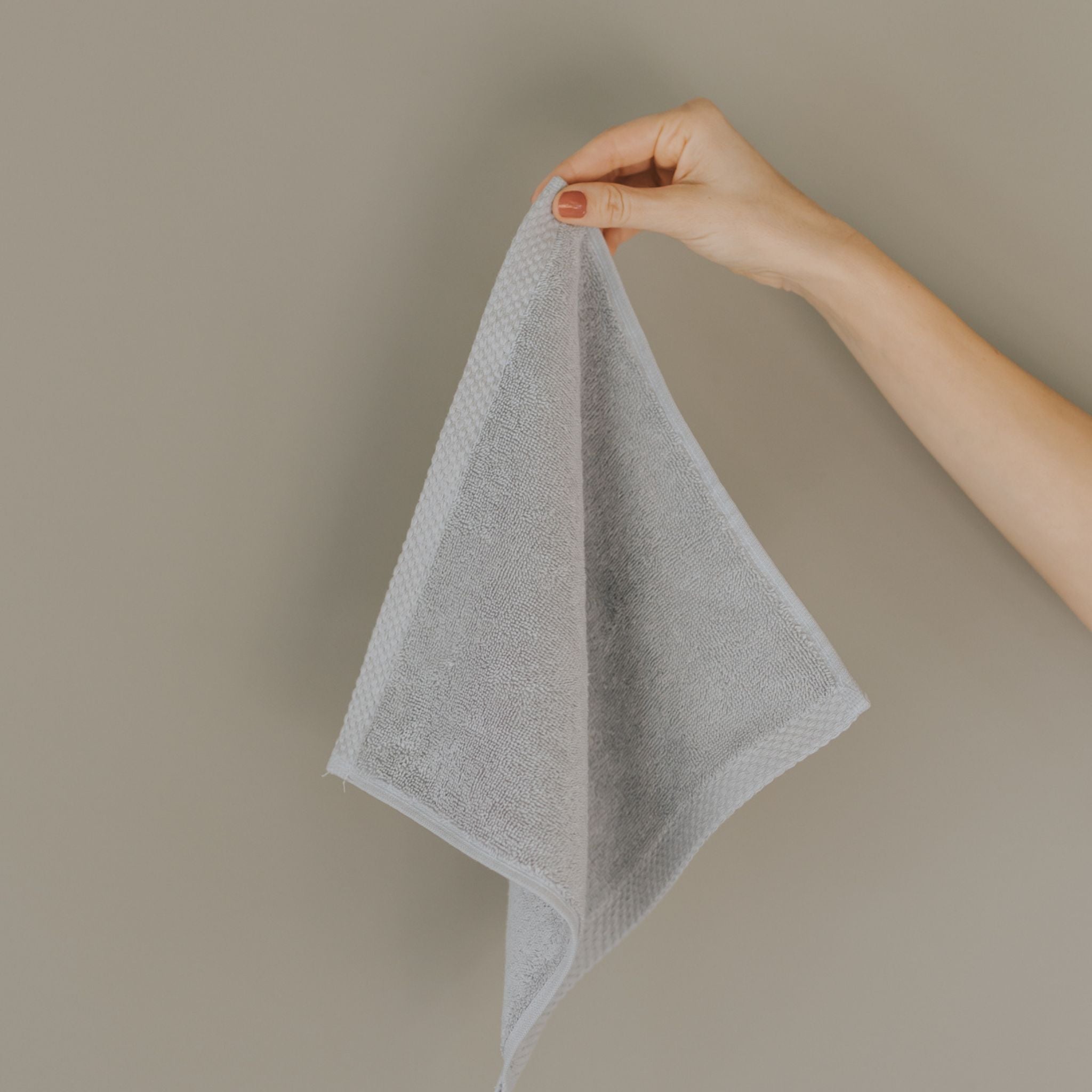 Silver grey Luxus face towel - Torres Novas