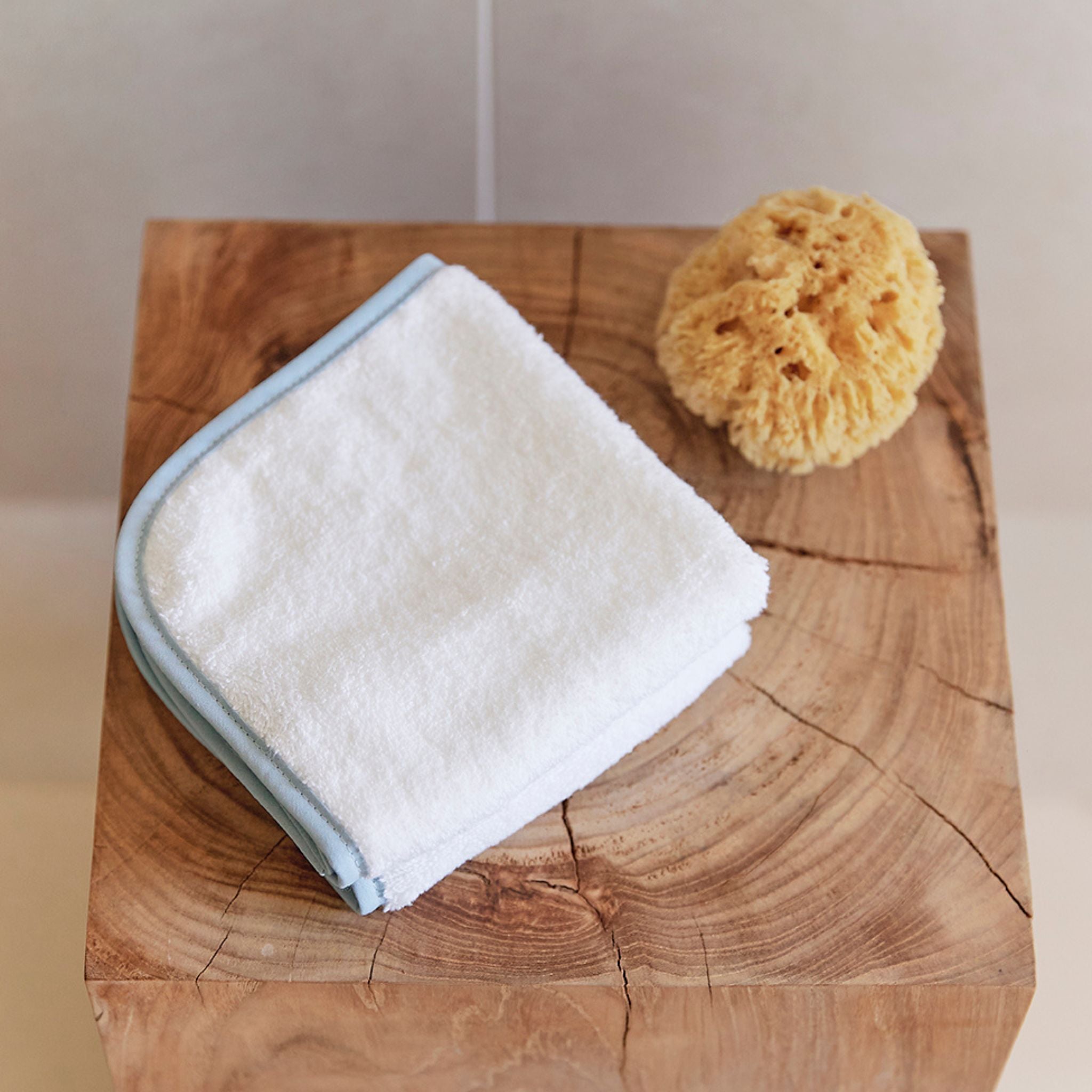 Light blue Mira face towel - Torres Novas