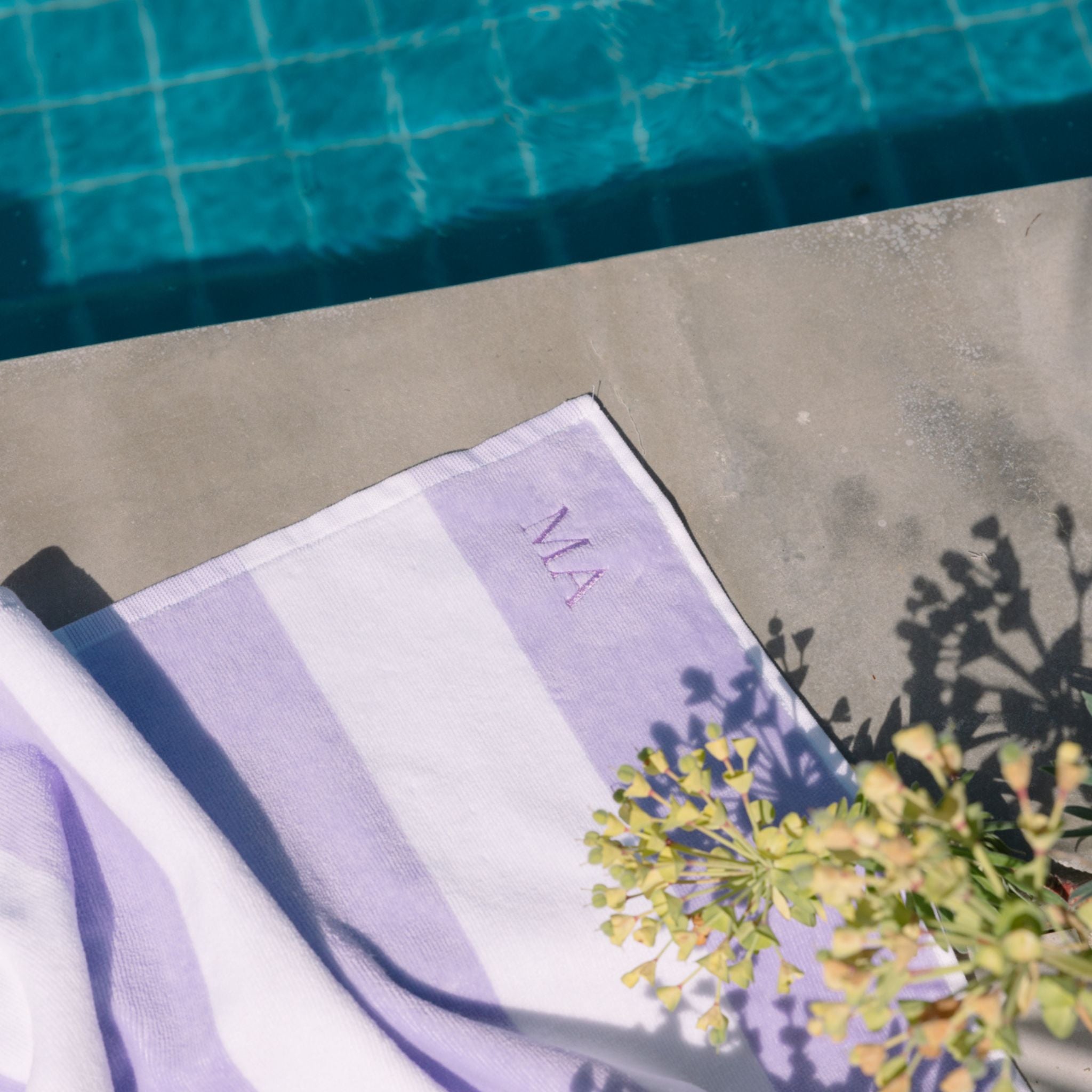torres-novas-beach-gibalta-vertical-stripes-towel-lavender-lifestyle-1_d71ea72d-5fff-455c-8a36-42d8c67b46a1.jpg