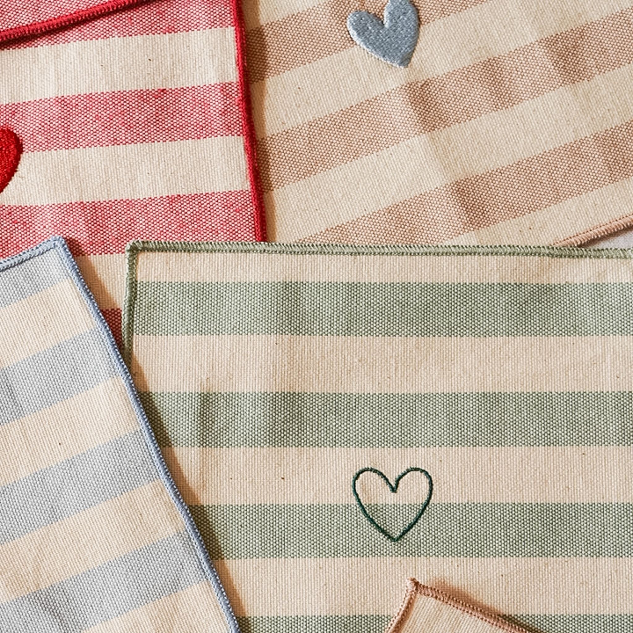 Servilletas Barra con bordado de corazón