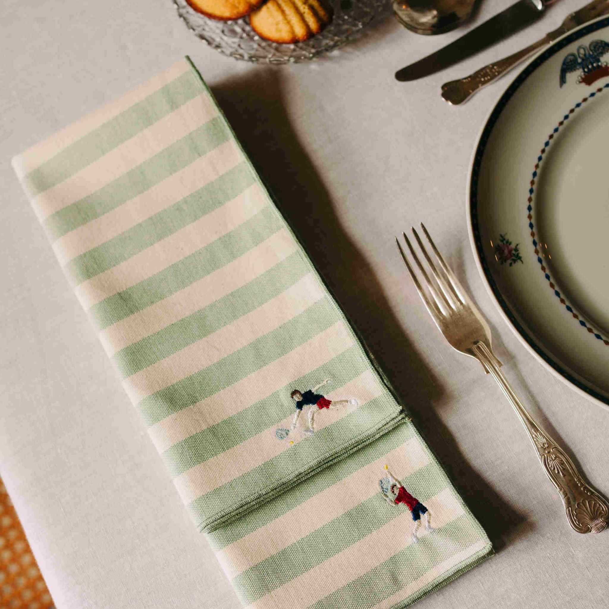 torres-novas-table-barra-embroidery-retro-napkin-green-lifestyle-6.jpg