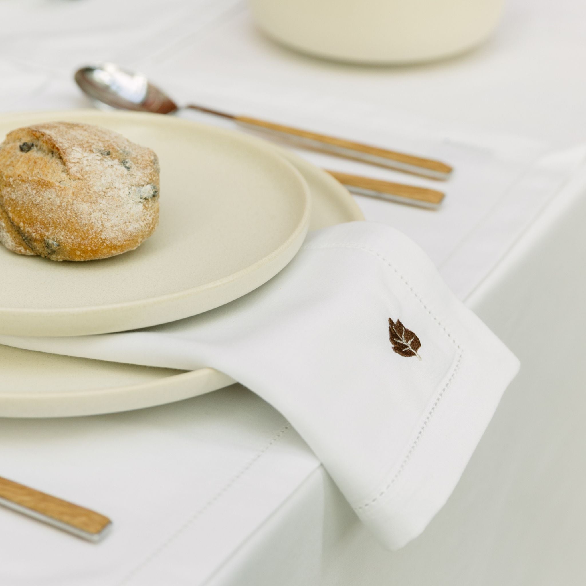 torres-novas-table-mafra-cotton-embroidery-fall-napkin-leaf-lifestyle-6.jpg