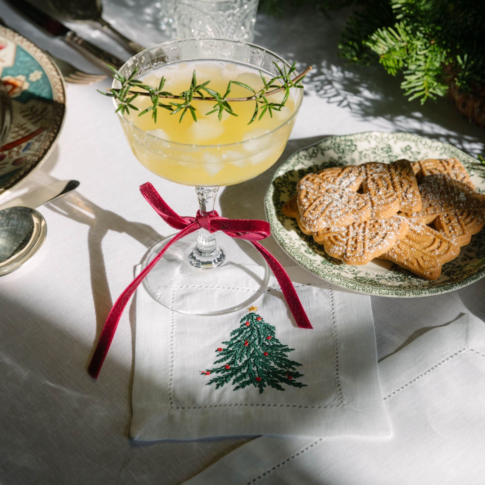 Ropa de mesa Mafra con bordado navideño