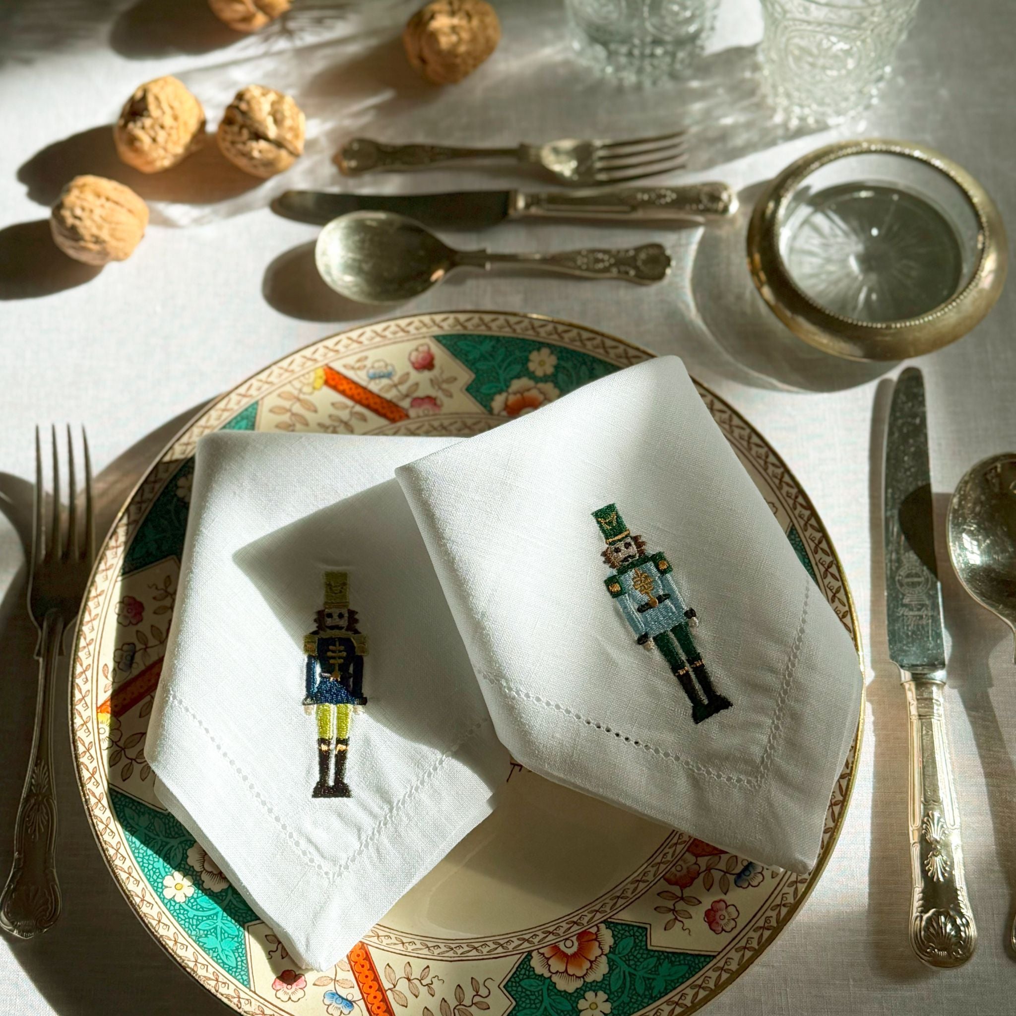 Ropa de mesa Mafra con bordado navideño