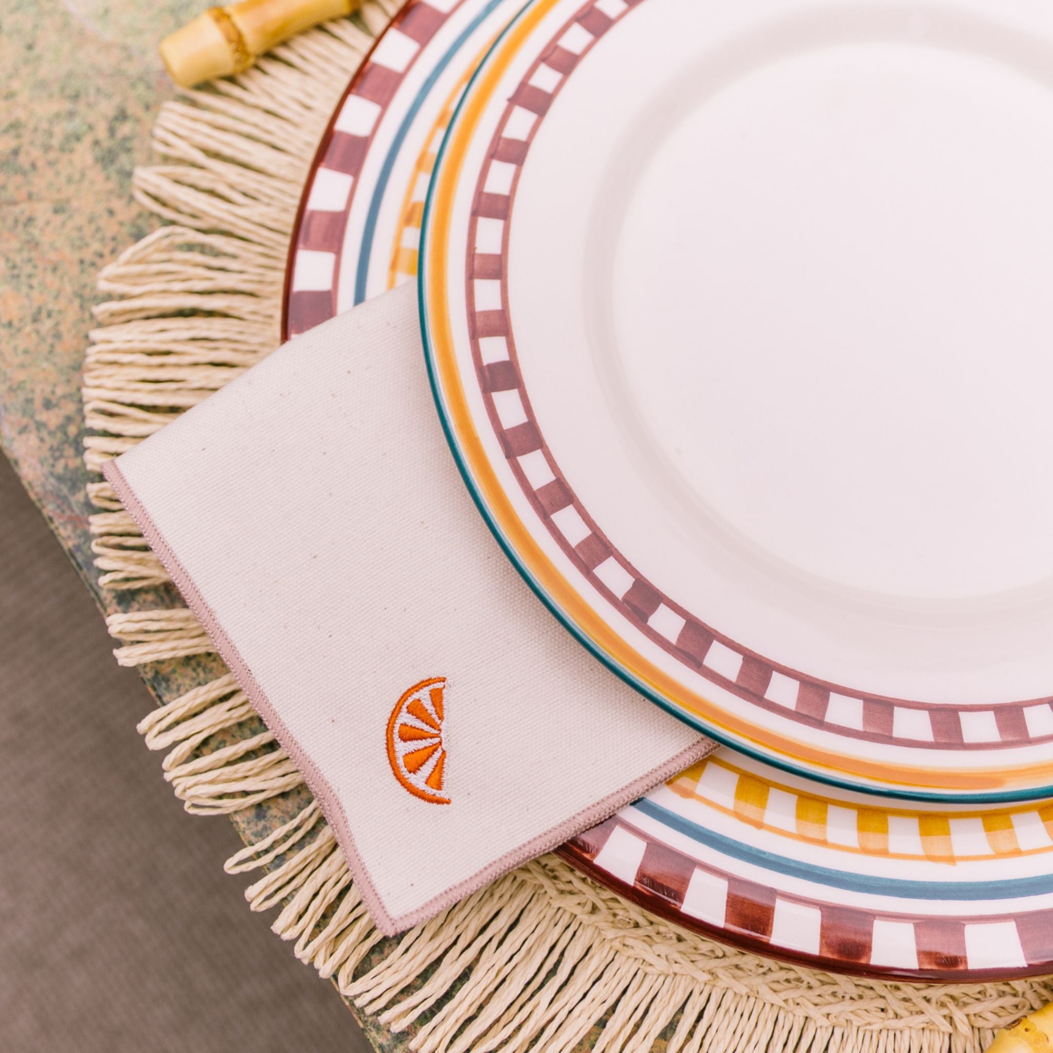 torres-novas-table-nazare-embroidery-fruits-ecru-napkin-beige-lifestyle-2.jpg