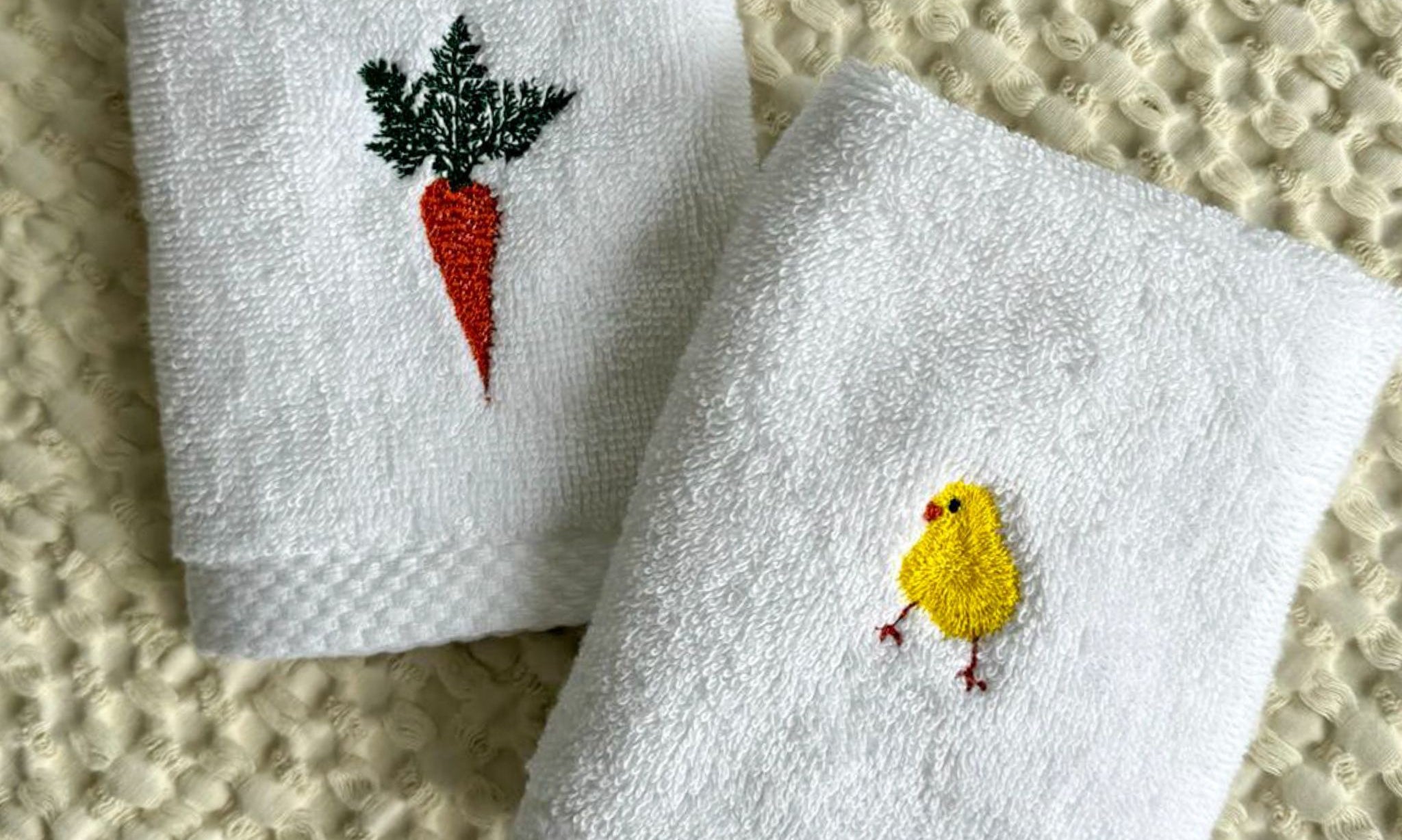 White Luxus with Easter embroidery - Torres Novas