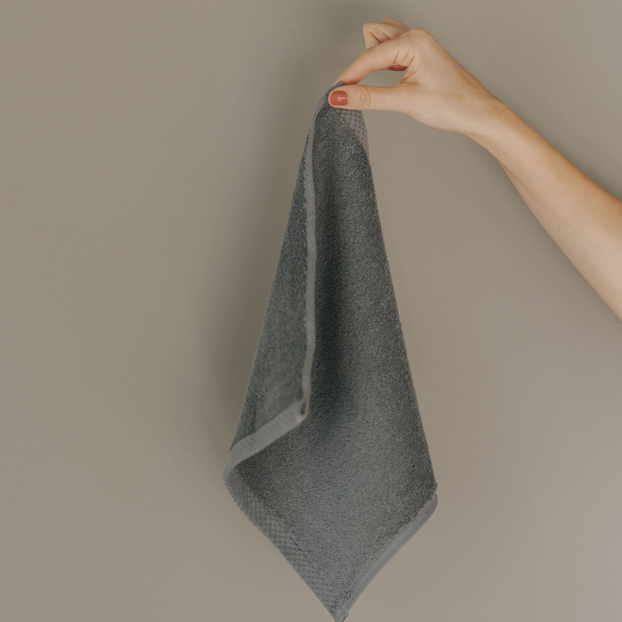 Toalla de invitados Luxus gris