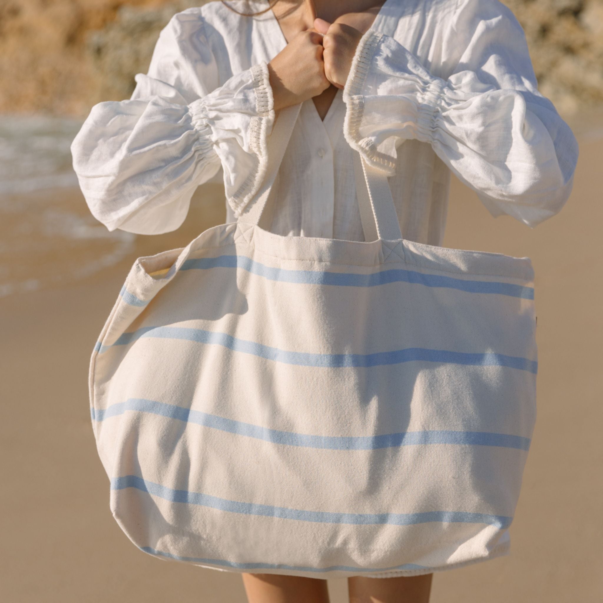 torres-novas-beach-boa-nova-horizontal-stripes-bag-blue-sky-lifestyle-3.jpg