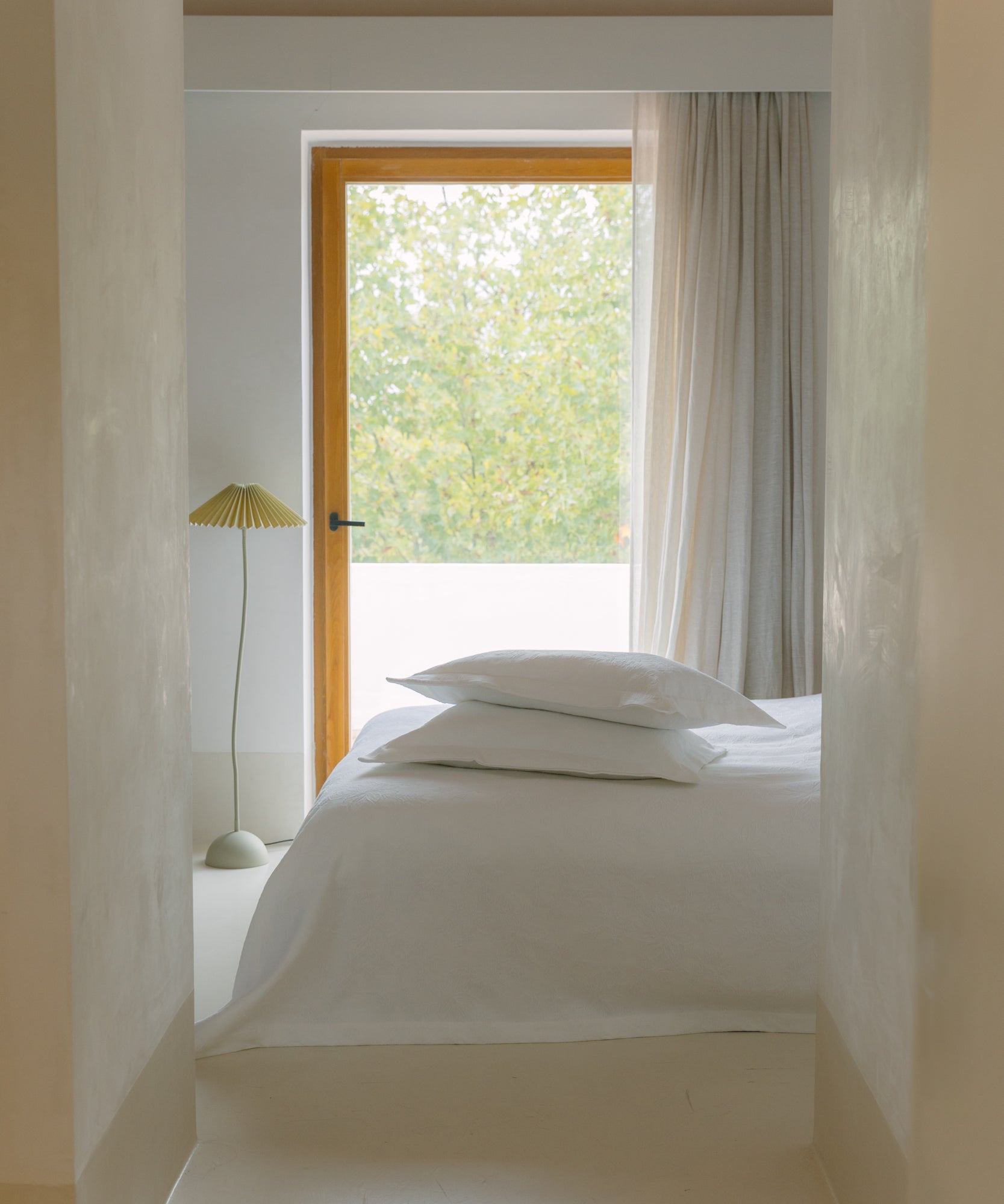 torres-novas-belmonte-bed-linen-product-red-web.jpg