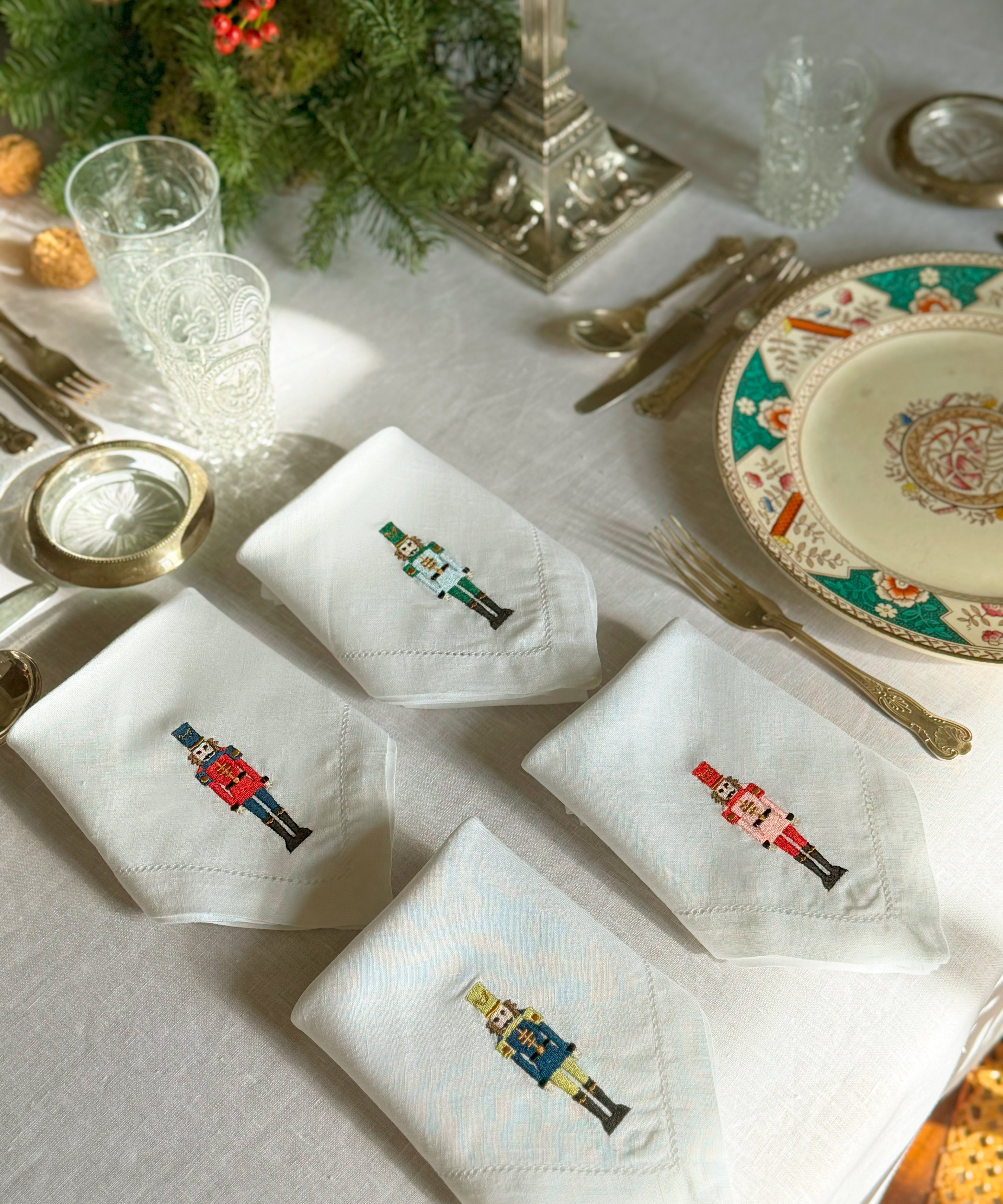 torres-novas-mafra-table-linen-product-embroidery-christmas-nutcracker-mix-web.jpg