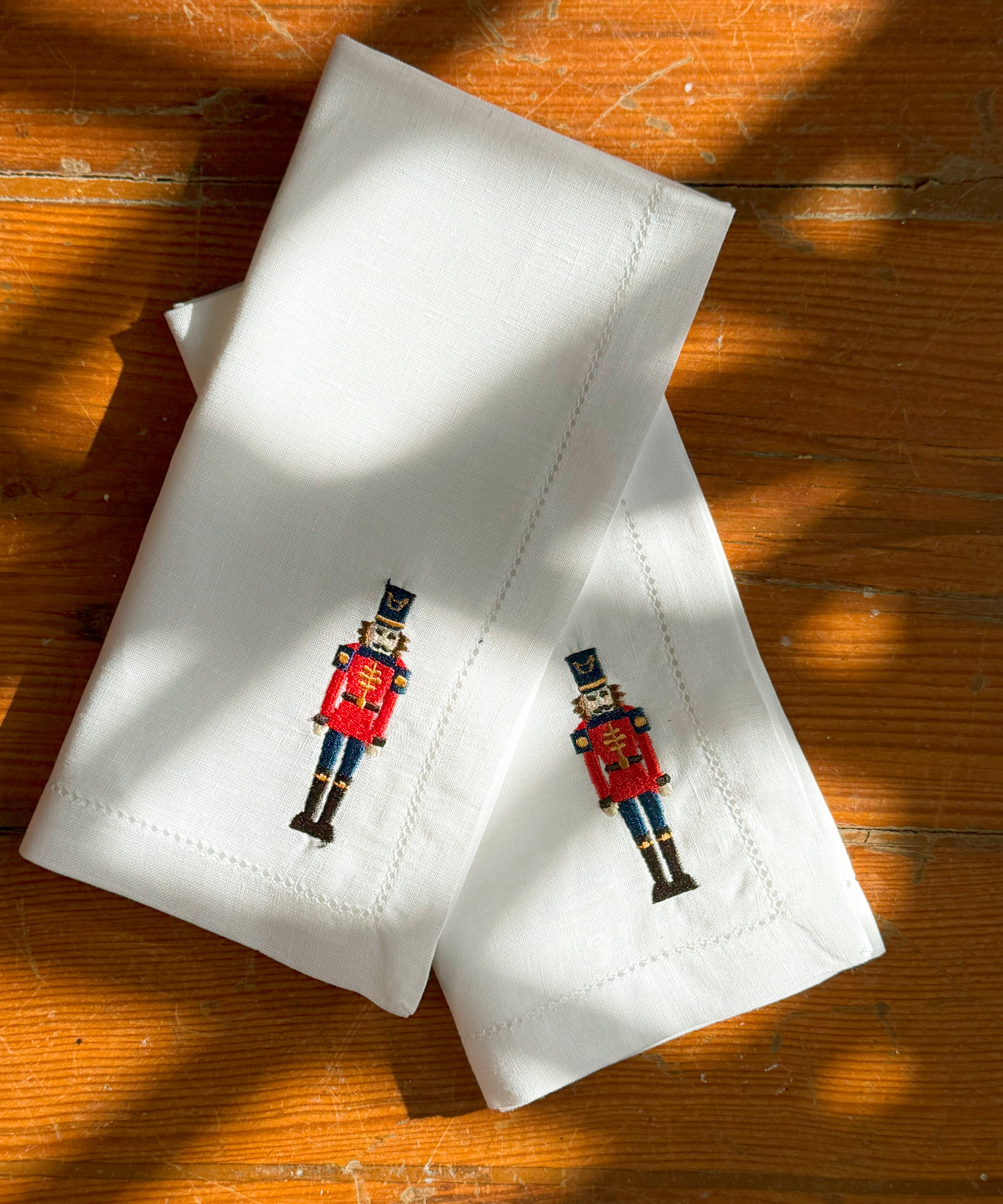Mafra table linen with Christmas embroidery