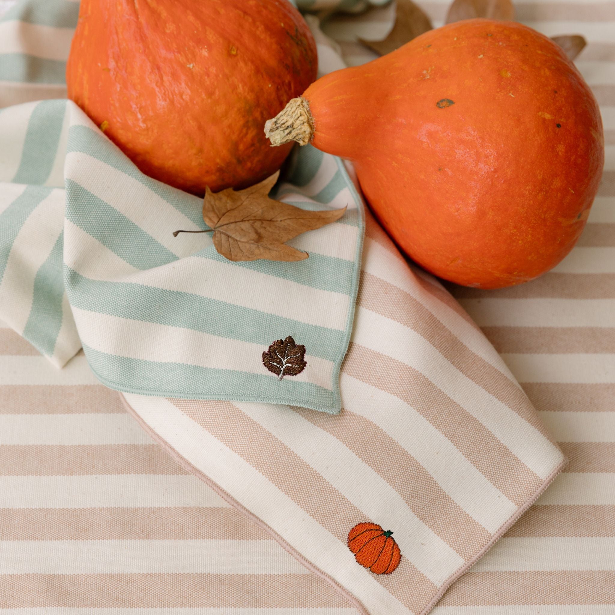 torres-novas-table-barra-embroidery-fall-napkin-multiple-colours-lifestyle-4.jpg