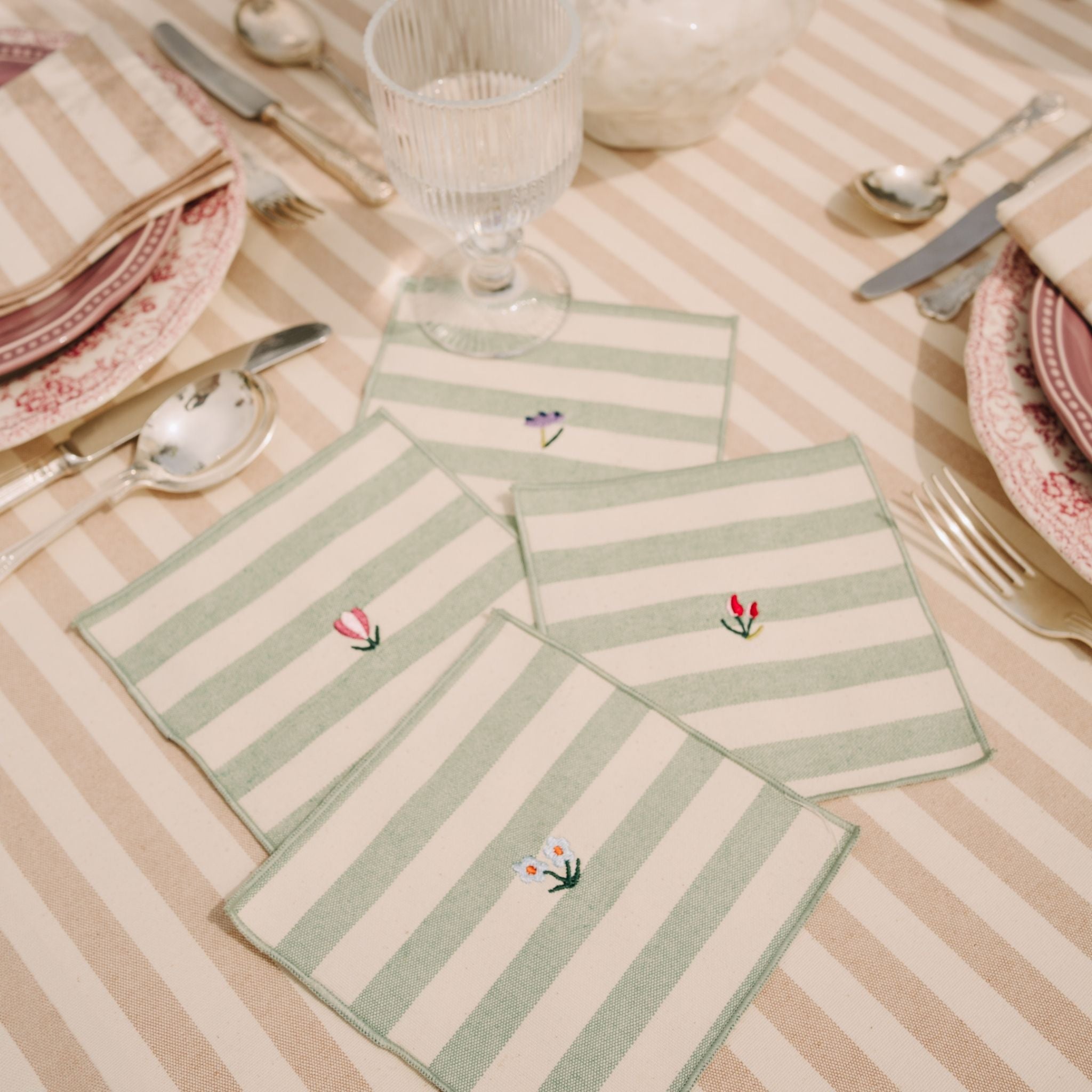 Serviettes Barra avec broderie de fleurs