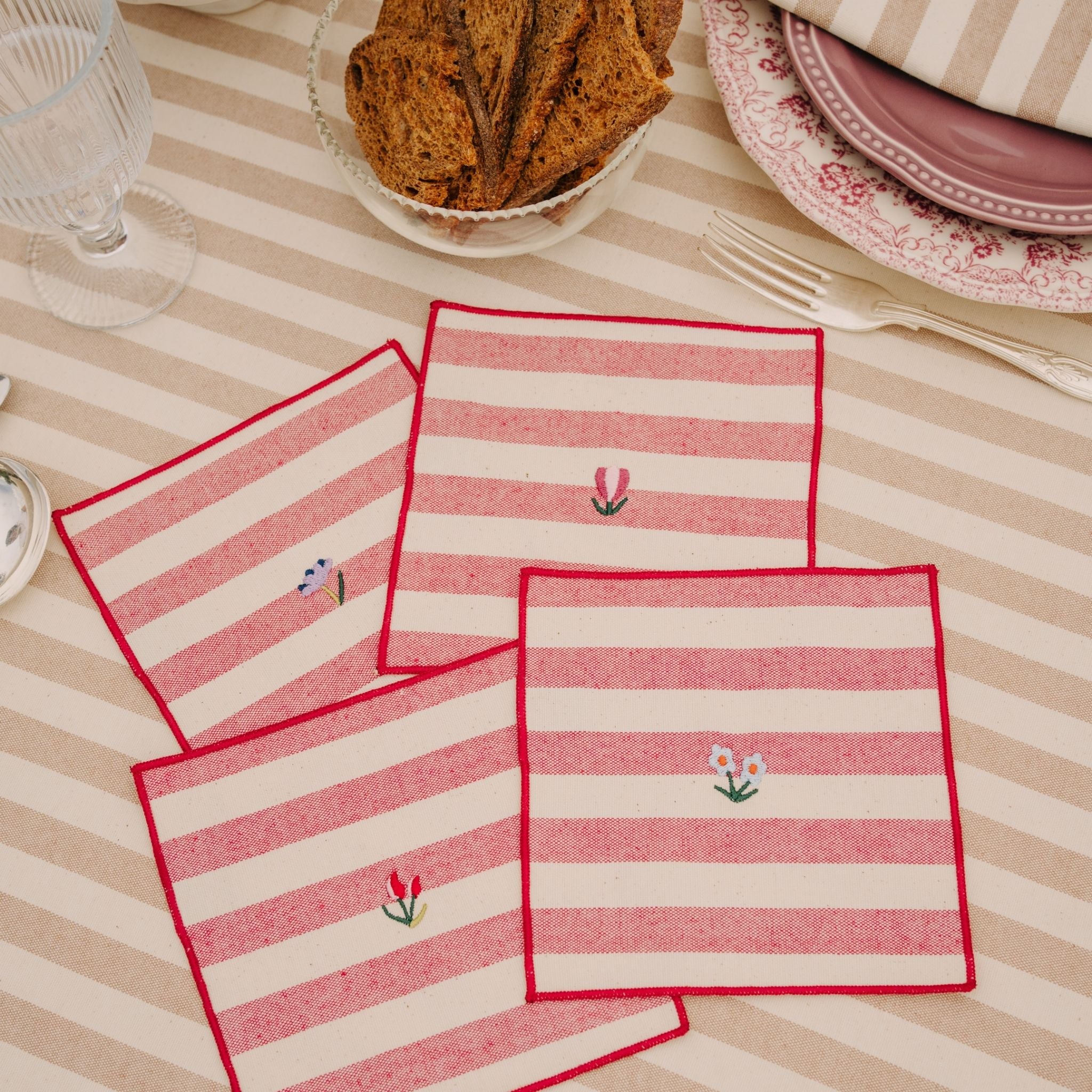 Serviettes Barra avec broderie de fleurs