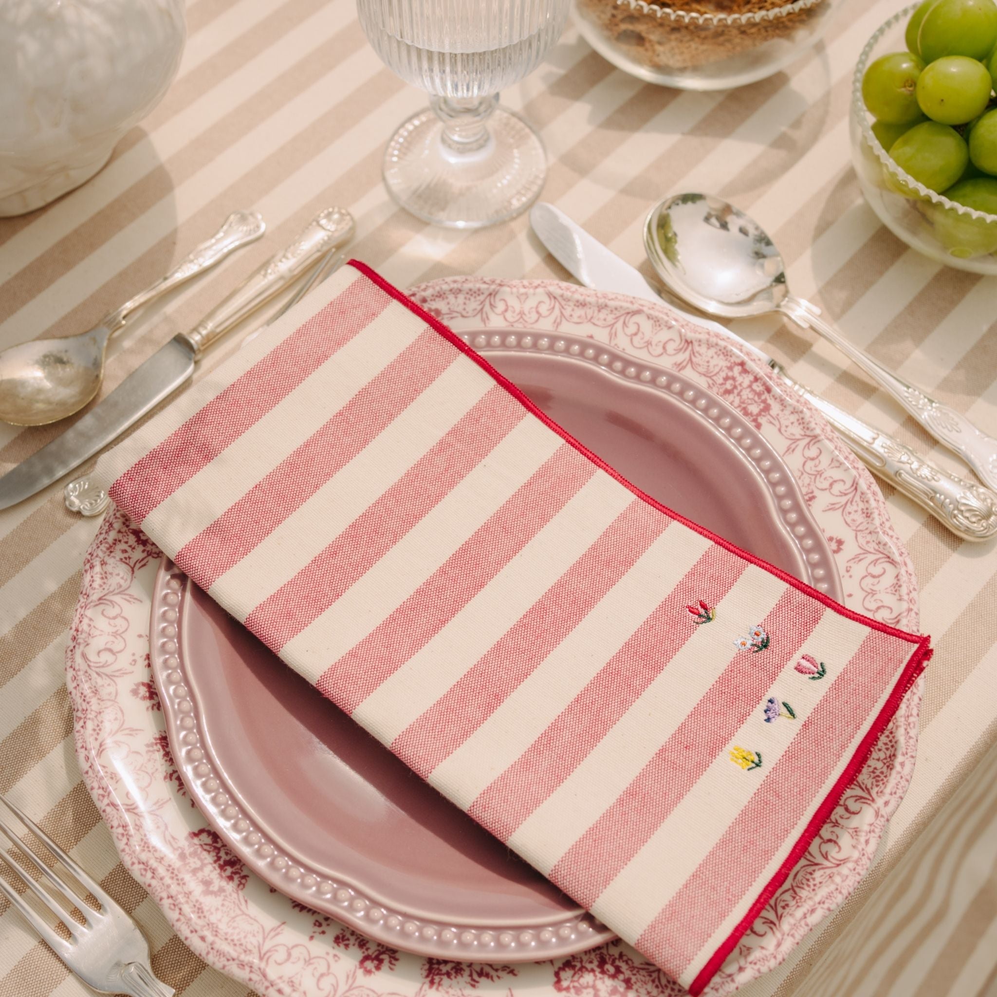 Serviettes Barra avec broderie de fleurs