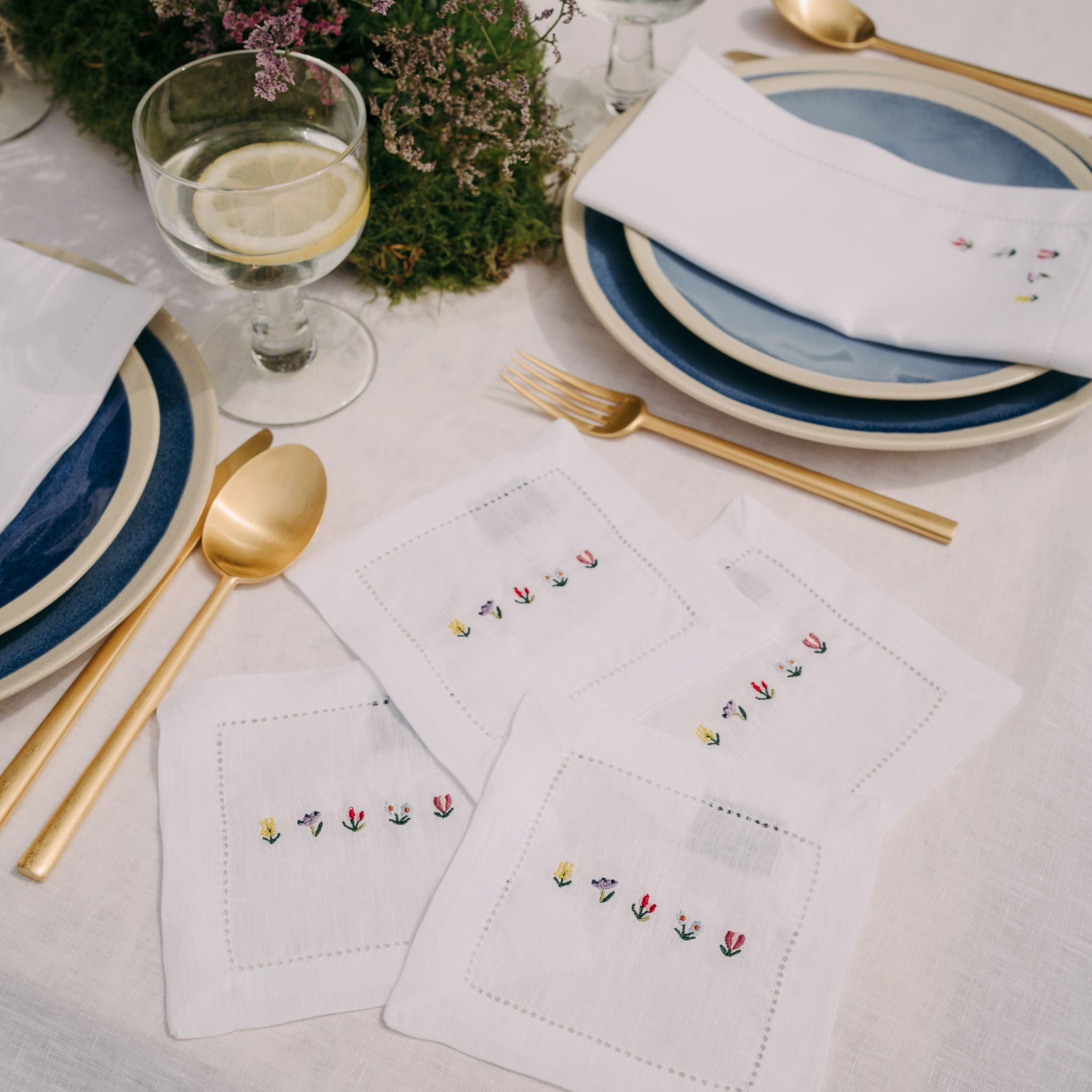 torres-novas-table-mafra-embroidery-flowers-cocktail-napkin-white-lifestyle-7.jpg