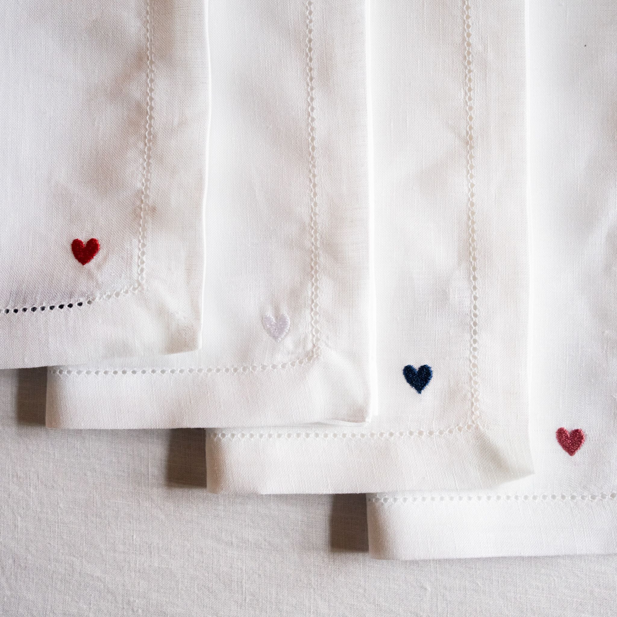 Serviettes de table Mafra avec broderie en forme de cœur