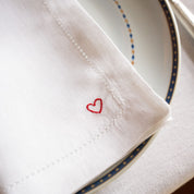 Serviettes de table Mafra avec broderie en forme de cœur