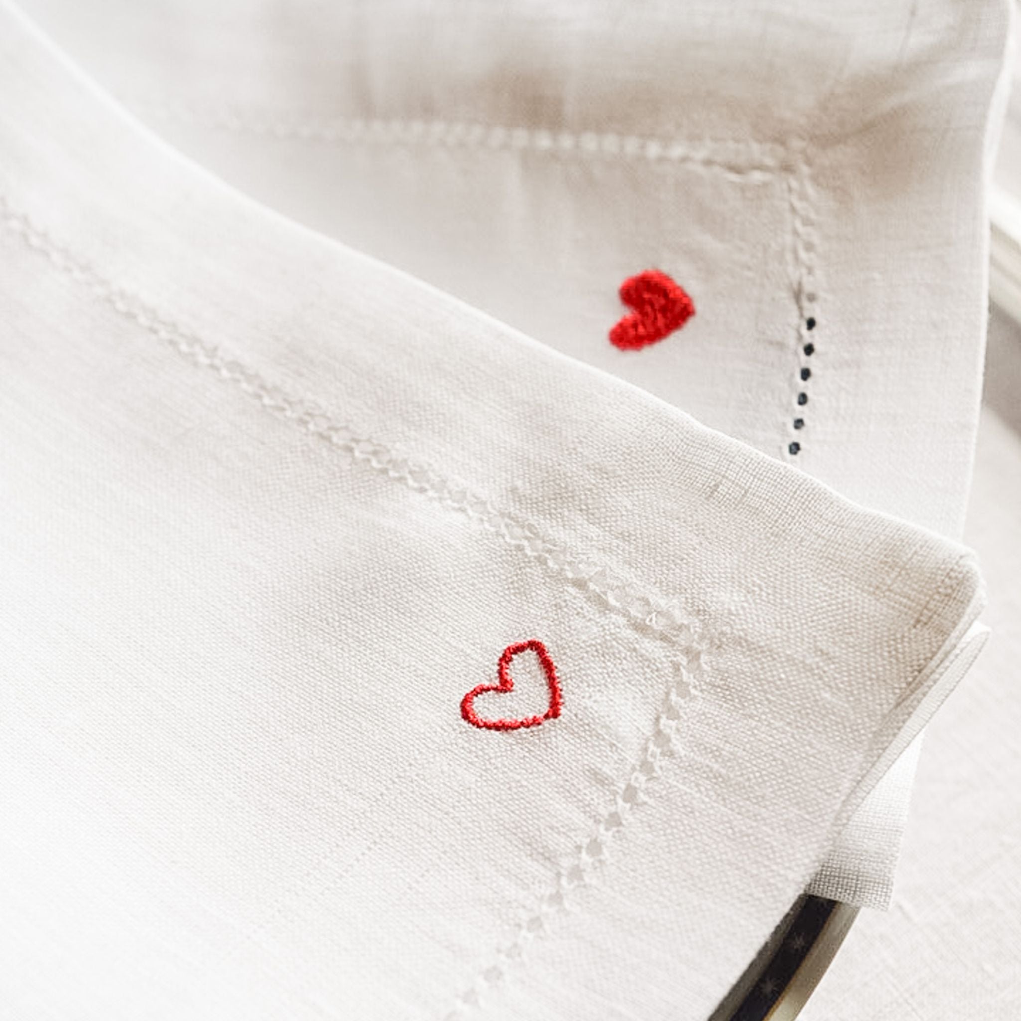 Serviettes de table Mafra avec broderie en forme de cœur