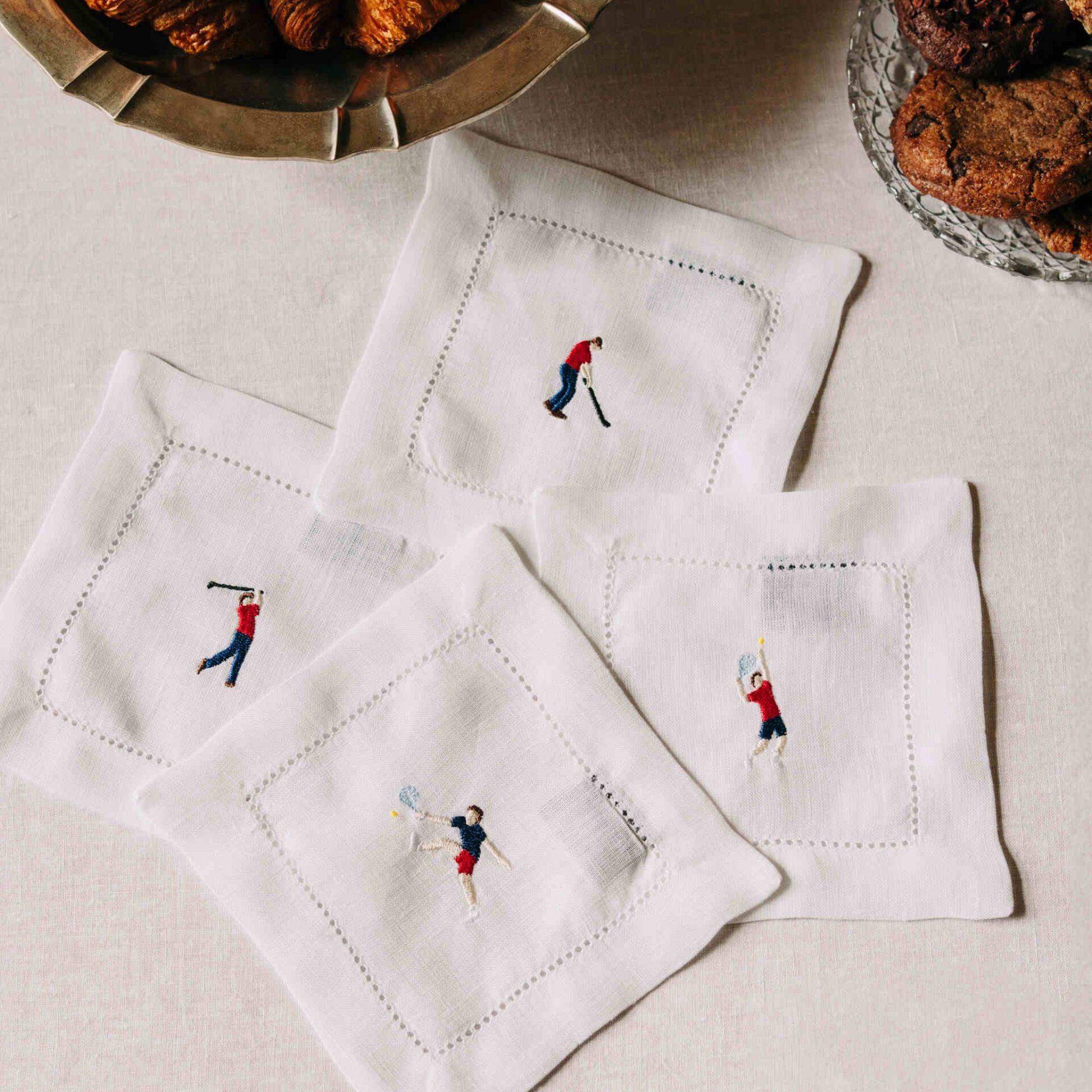 torres-novas-table-mafra-embroidery-retro-cocktail-napkin-multiple-colours-lifestyle-1.jpg