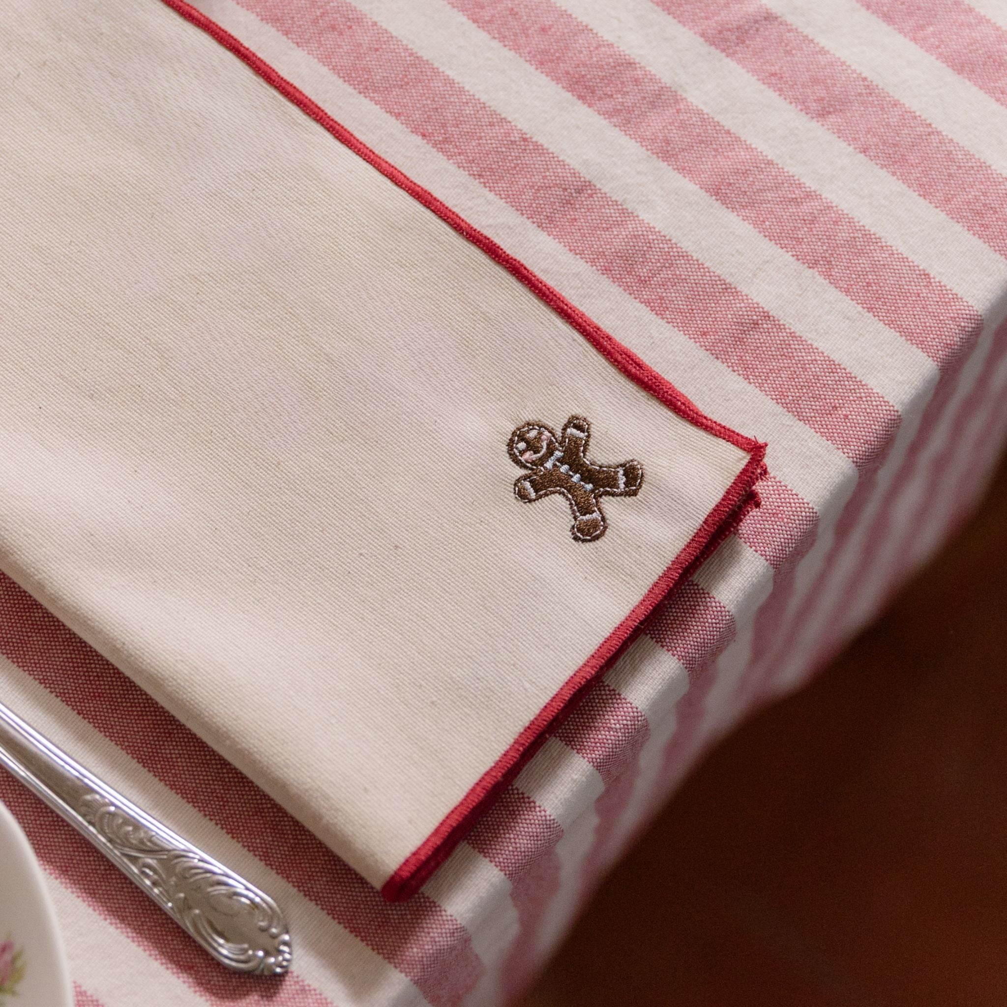 Ecru Nazaré napkins with small christmas embroidery