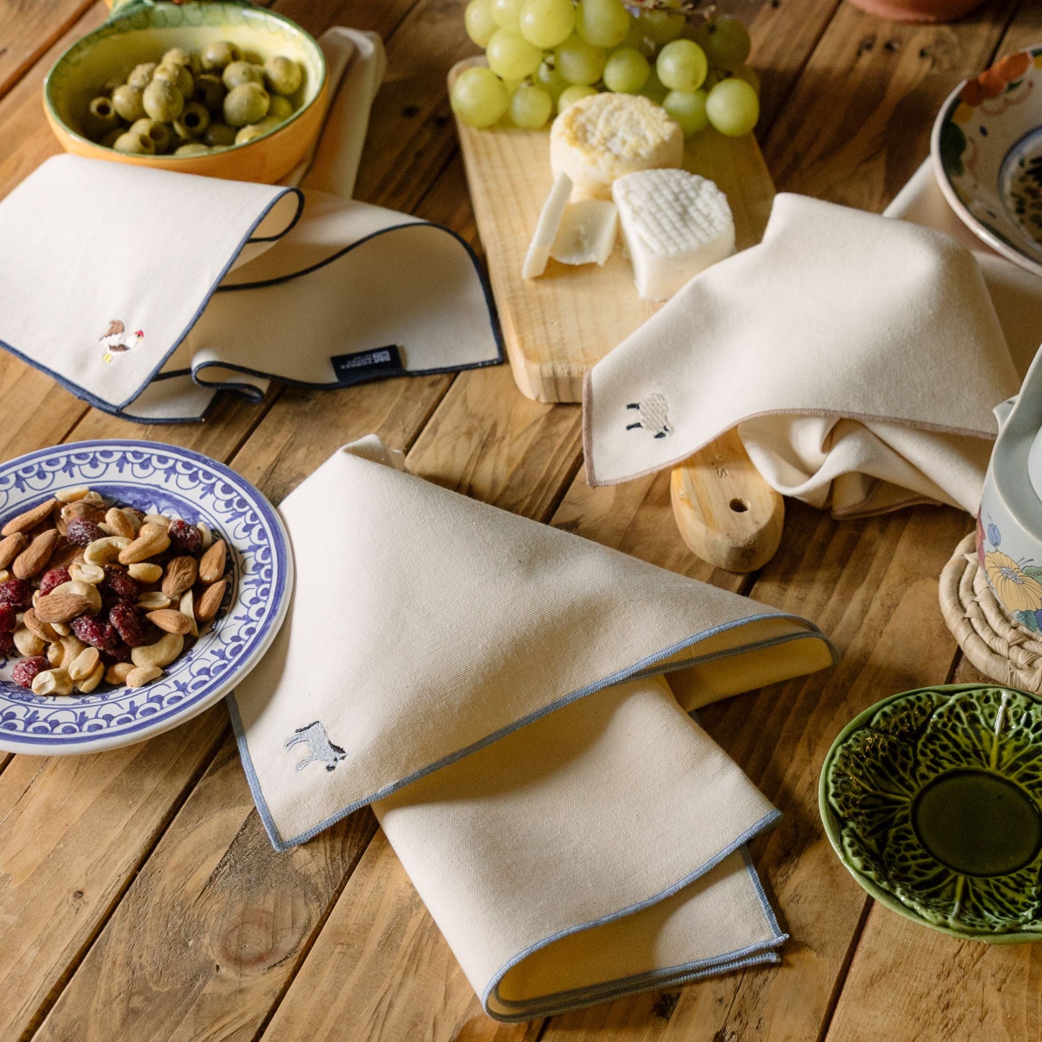 Ecru Nazaré napkins with farm embroidery - Torres Novas