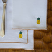 Nazaré white cotton table linen with embroidered fruits - Torres Novas