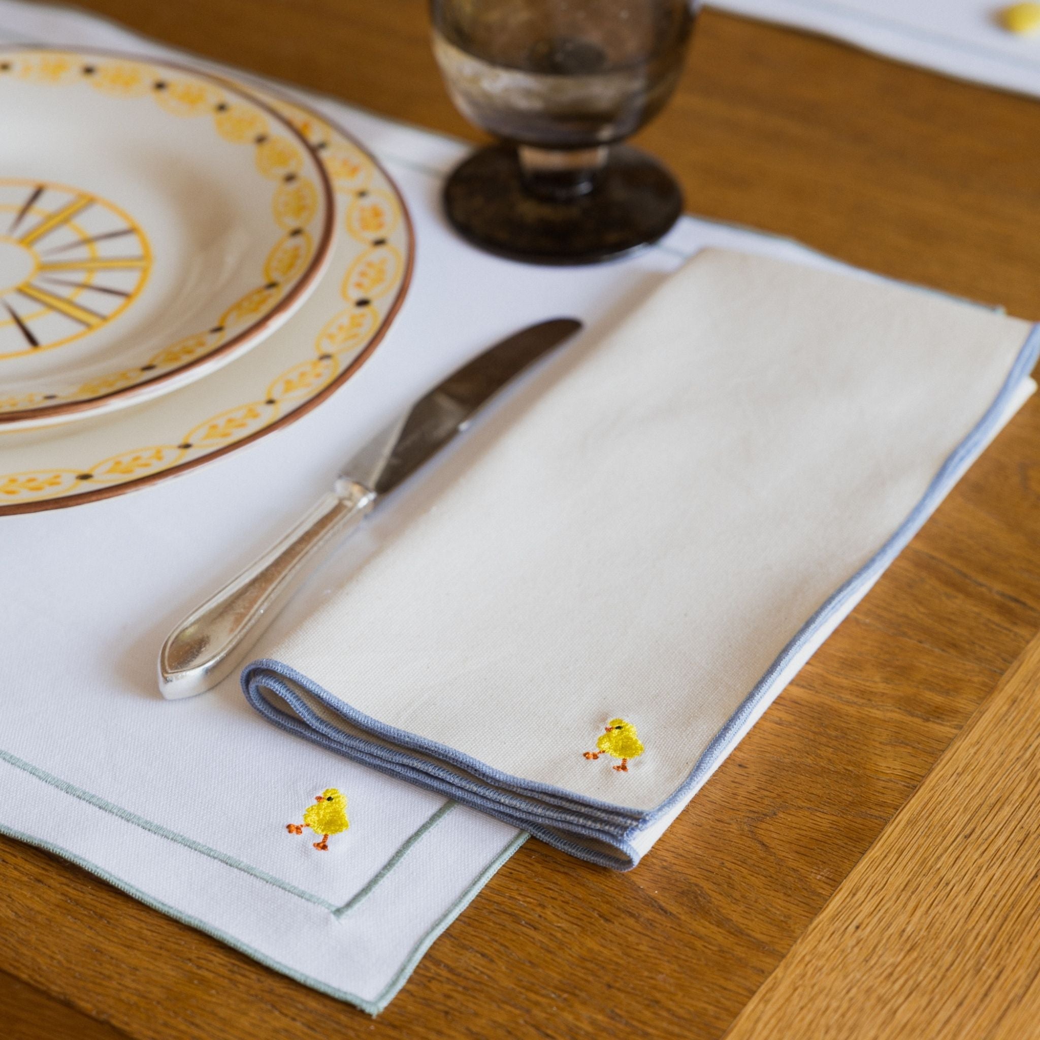 Nazaré white cotton table linen with embroidered Easter motifs - Torres Novas