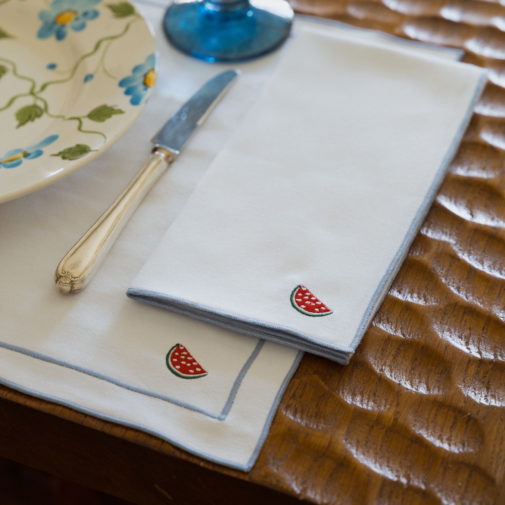 Nazaré white cotton table linen with embroidered fruits - Torres Novas