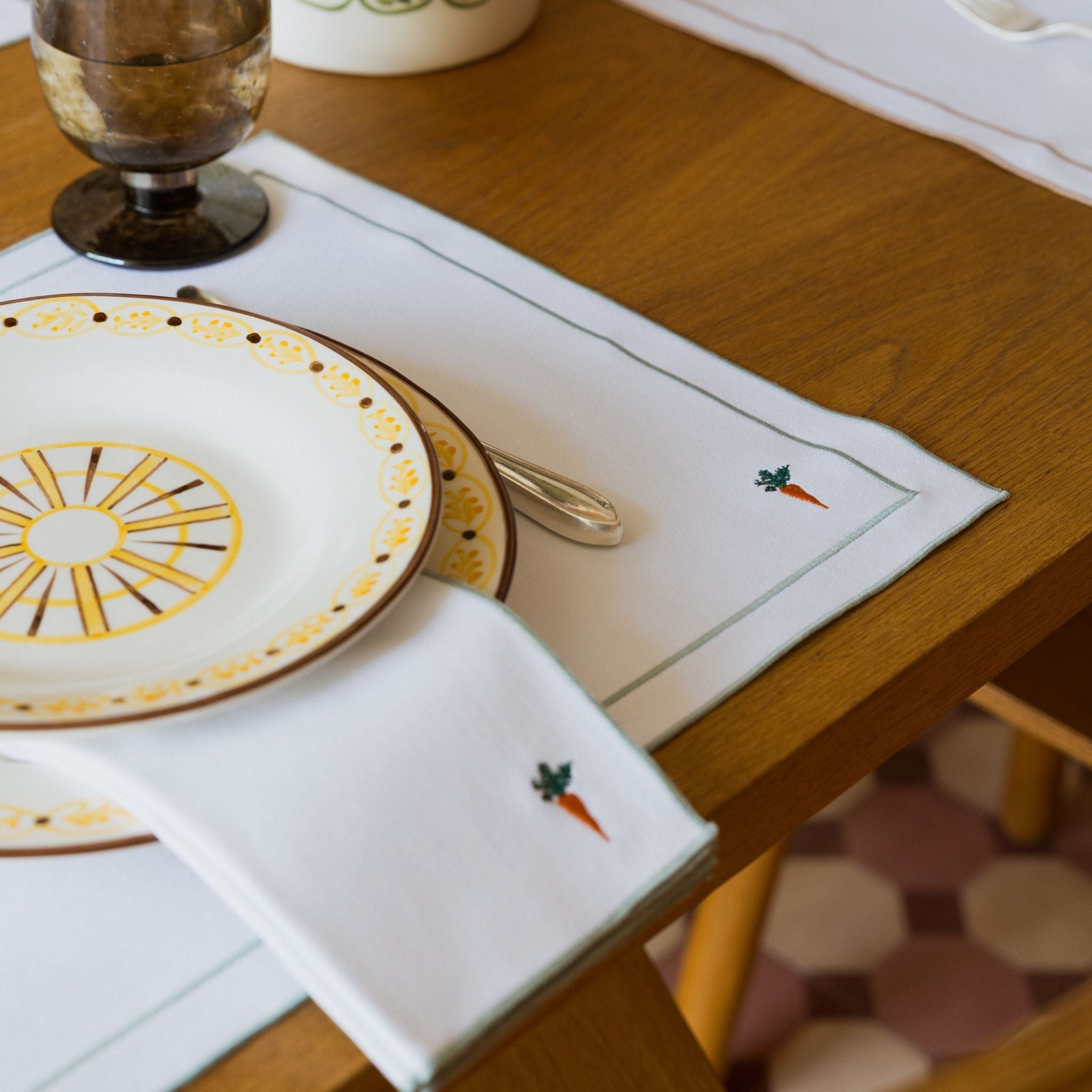 Nazaré white cotton table linen with embroidered Easter motifs - Torres Novas