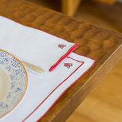 Nazaré white cotton table linen with embroidered summer motifs - Torres Novas