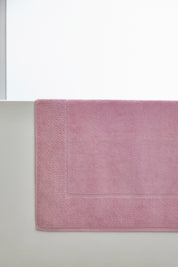 Old pink bath mat - Torres Novas