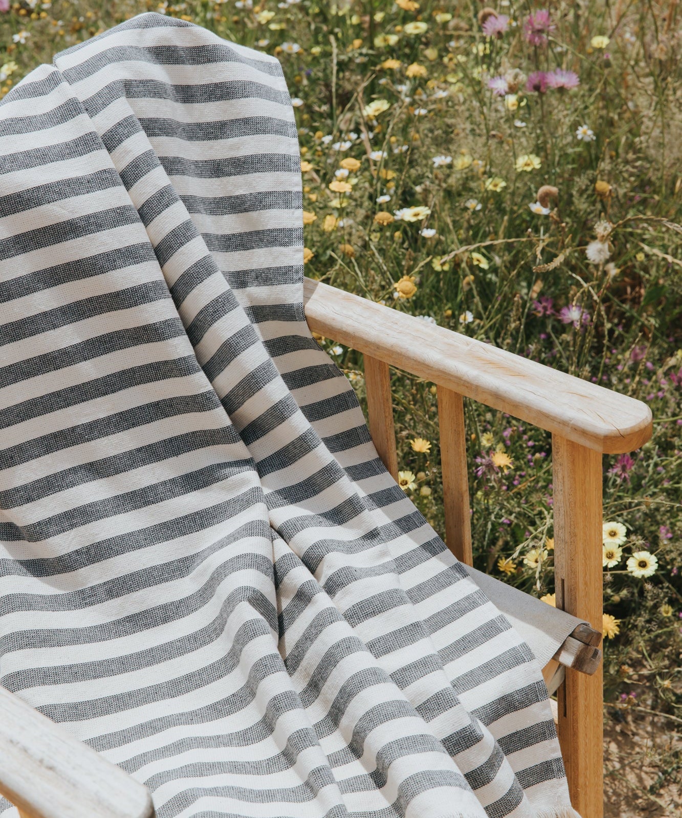 Black horizontal stripes beach towel - Torres Novas