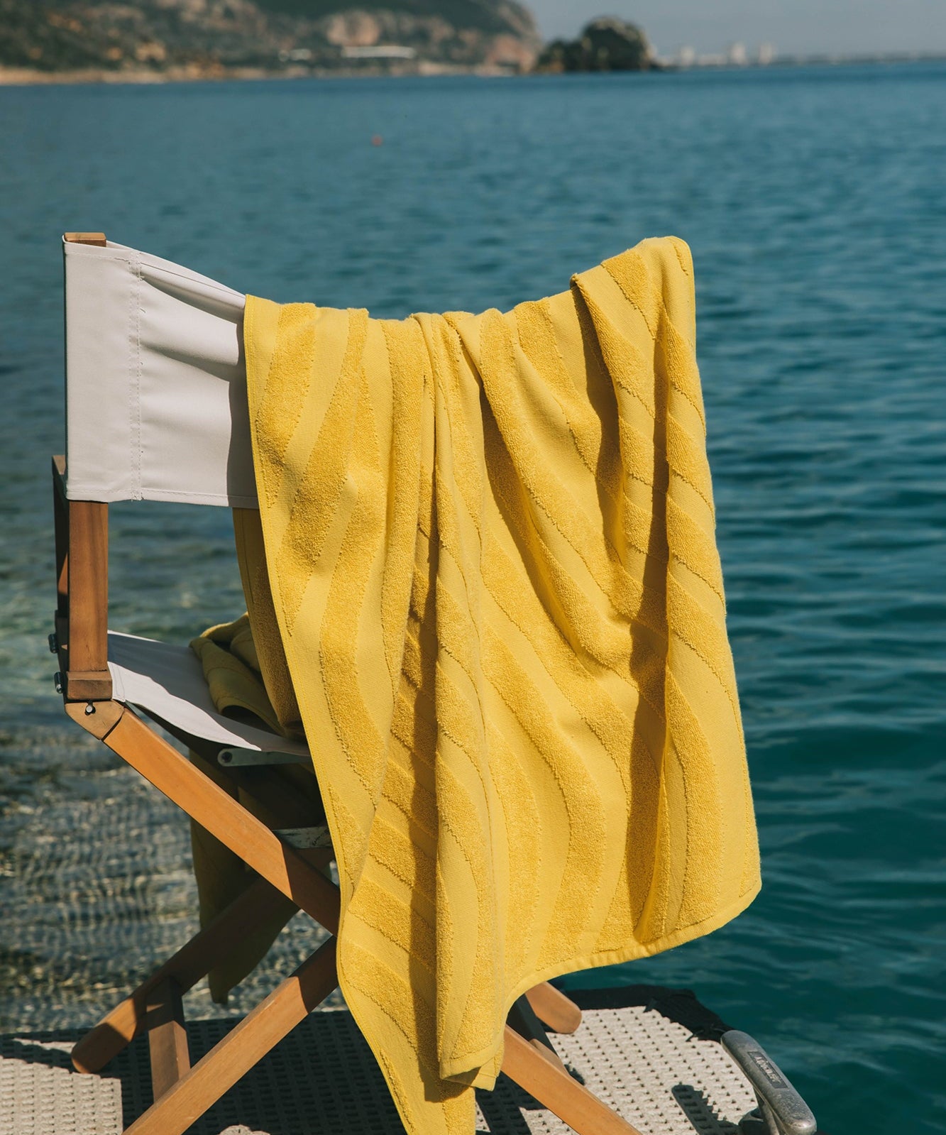 Saffron yellow Mar Ondulado beach towel - Torres Novas